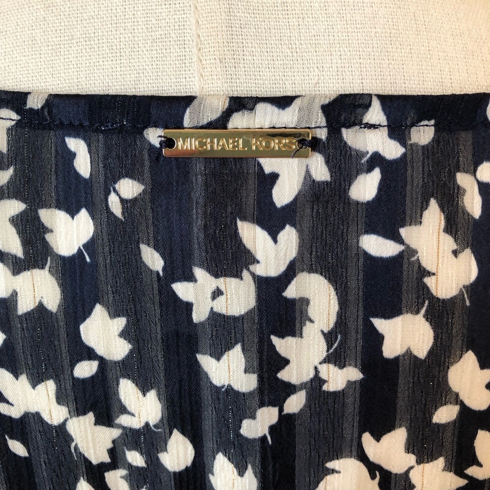 Michael Kors Floral V-Neck Women's Top - Navy and Ivory Size XL - Picture 3 of 9
